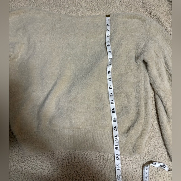 🌸 Forever 21 🌸 open back sweater - Picture 5 of 6